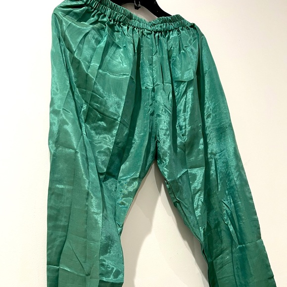 Indian Pakistani Embroidery salwar Kameez - Picture 4 of 4